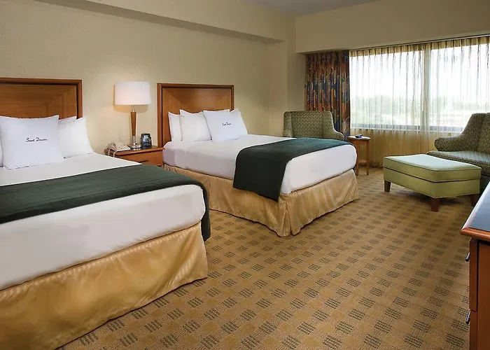 Hotel Doubletree By Hilton & Conference Center Chicago-downers Grove Downers Grove