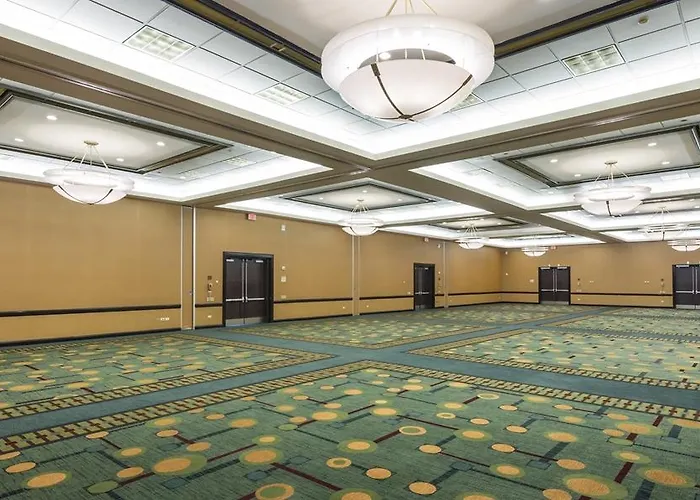 Doubletree By Hilton & Conference Center Chicago-downers Grove Hotel 3*