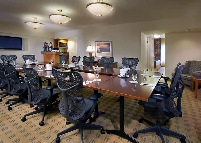 Doubletree By Hilton & Conference Center Chicago-downers Grove Downers Grove