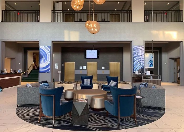 Hotel Doubletree By Hilton & Conference Center Chicago-downers Grove Downers Grove