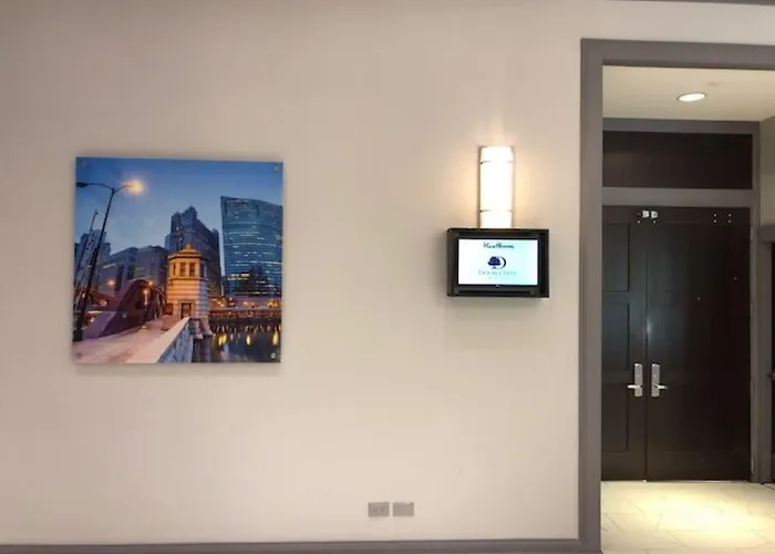 Hotel Doubletree By Hilton & Conference Center Chicago-downers Grove Downers Grove