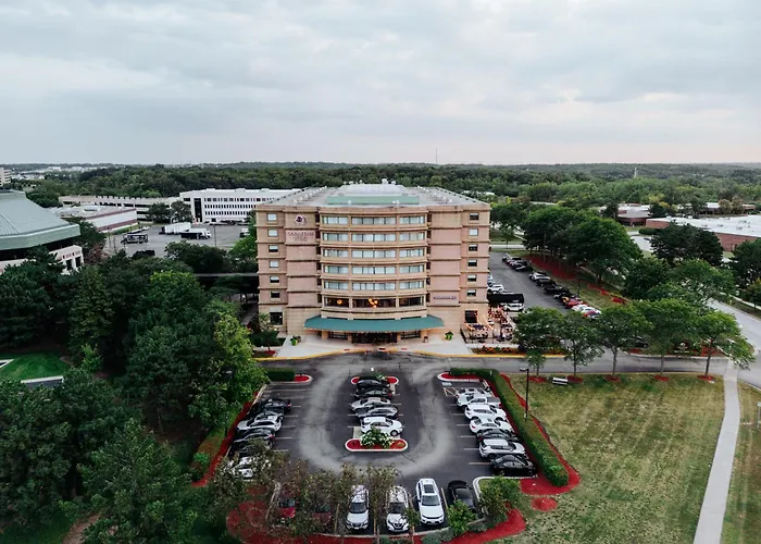 Doubletree By Hilton & Conference Center Chicago-downers Grove Hotel 3*