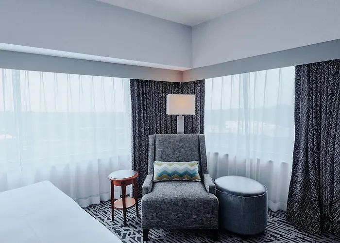 Doubletree By Hilton & Conference Center Chicago-downers Grove Downers Grove