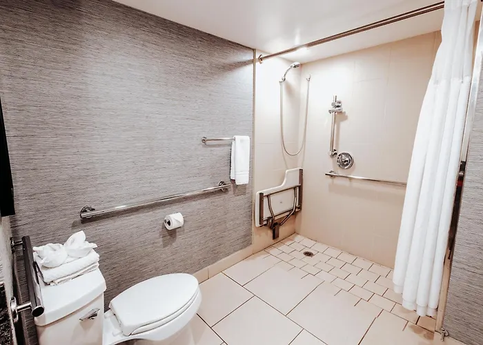 Doubletree By Hilton & Conference Center Chicago-downers Grove Hotel 3*