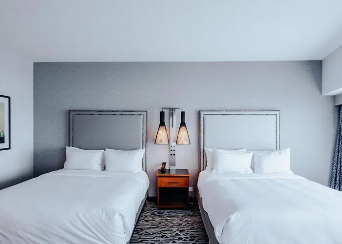 Hotel Doubletree By Hilton & Conference Center Chicago-downers Grove Downers Grove