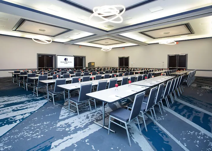 Doubletree By Hilton & Conference Center Chicago-downers Grove Downers Grove
