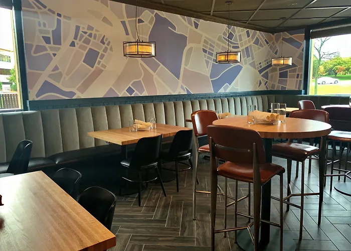 Hotel Doubletree By Hilton & Conference Center Chicago-downers Grove