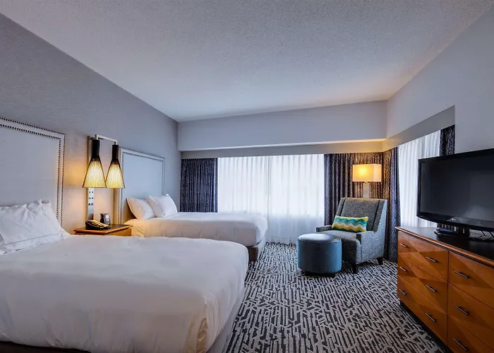 Hotel Doubletree By Hilton & Conference Center Chicago-downers Grove