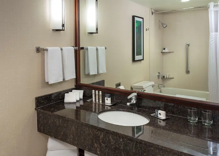 Doubletree By Hilton & Conference Center Chicago-downers Grove Hotel