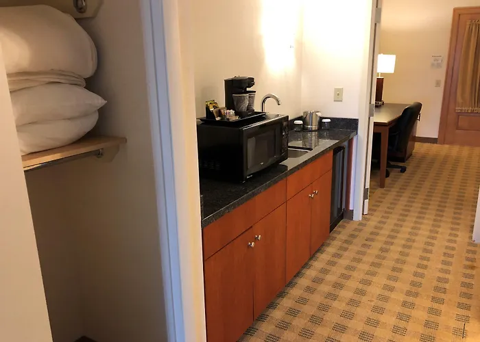 Doubletree By Hilton & Conference Center Chicago-downers Grove Hotel Downers Grove