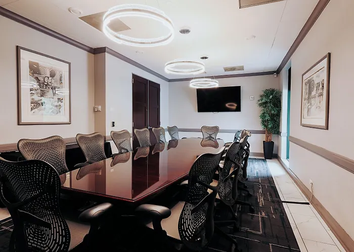 Doubletree By Hilton & Conference Center Chicago-downers Grove Downers Grove
