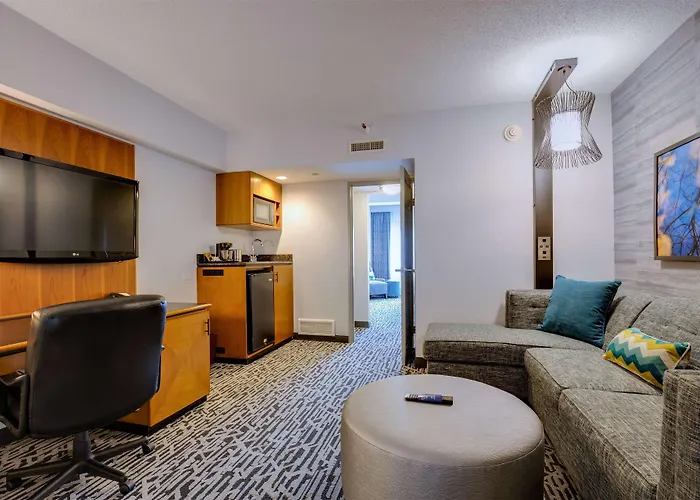 Doubletree By Hilton & Conference Center Chicago-downers Grove Downers Grove