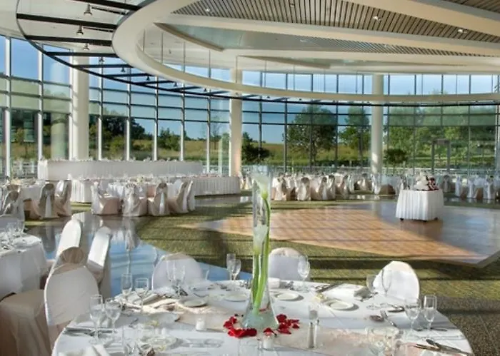 Doubletree By Hilton & Conference Center Chicago-downers Grove Downers Grove
