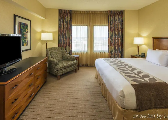 Doubletree By Hilton & Conference Center Chicago-downers Grove Hotel